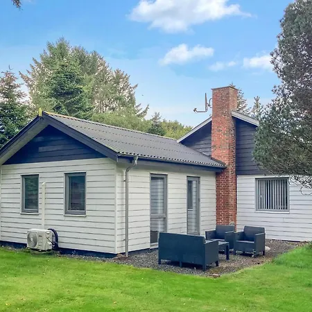2 Bedroom Gorgeous In Roslev