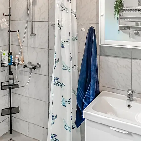 2 Bedroom Gorgeous In Roslev